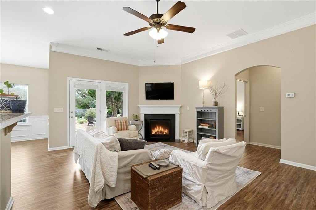 318 Argyle Ct - Photo 5 of 25