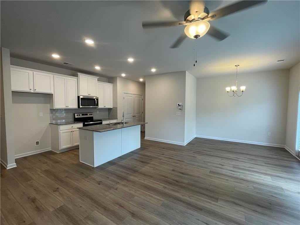 4663 Fullerton Dr - Photo 4 of 16