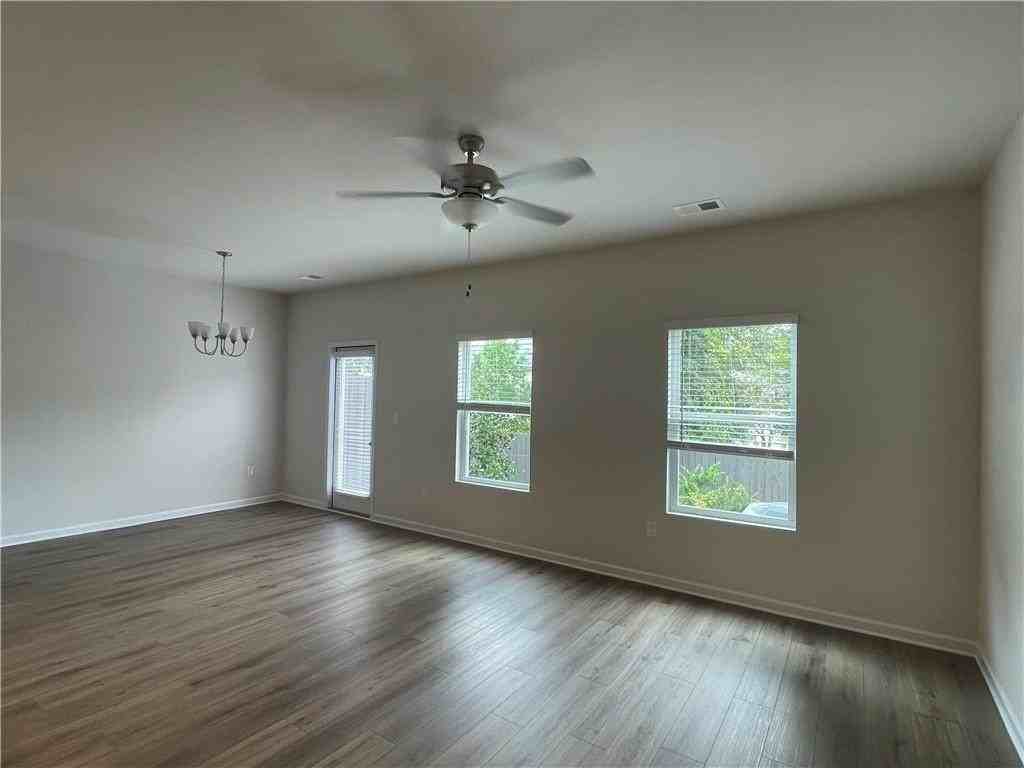 4663 Fullerton Dr - Photo 5 of 16