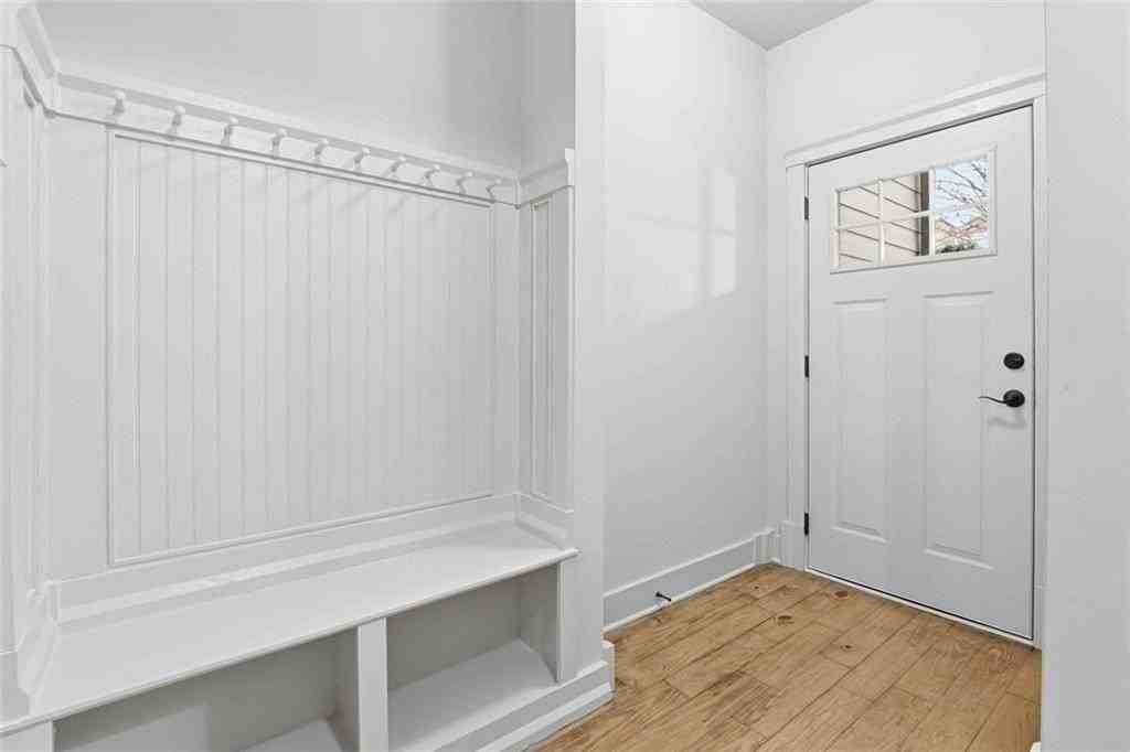 501 Ridge View Xing - Photo 4 of 41