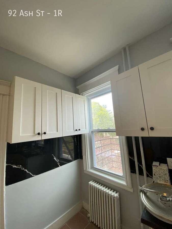 92 Ash St #1R - Photo 2 of 7