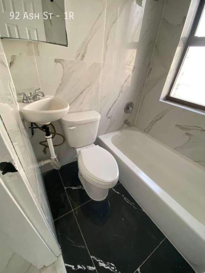 92 Ash St #1R - Photo 4 of 7