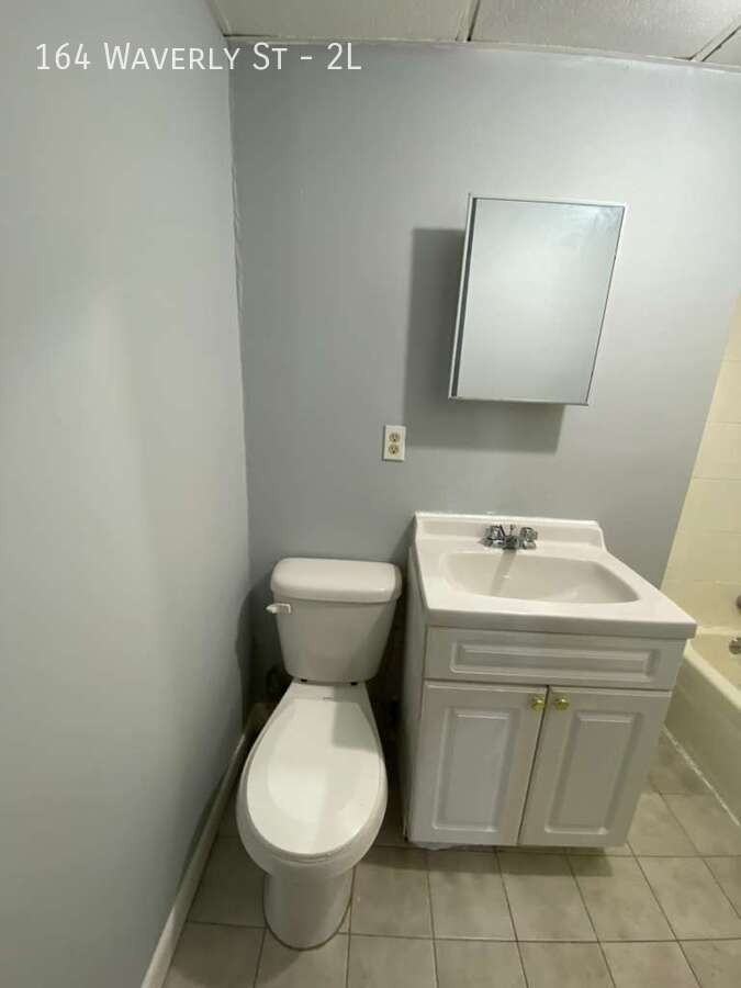 164 Waverly St #2L - Photo 4 of 5
