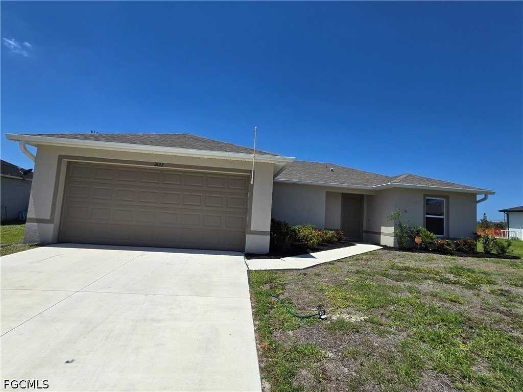 2122 Ne 13th Pl - Photo 3 of 26