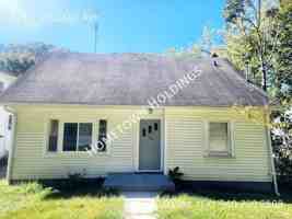 featured image of 328 S College Ave