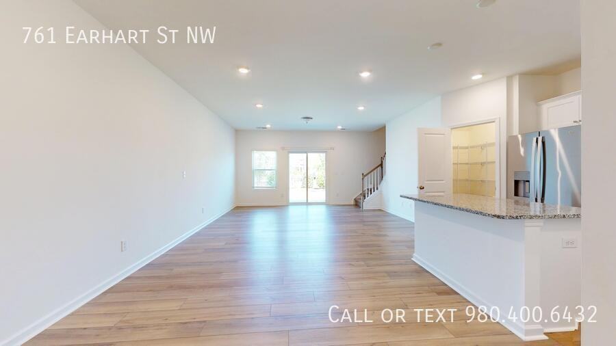 761 Earhart St - Photo 7 of 32