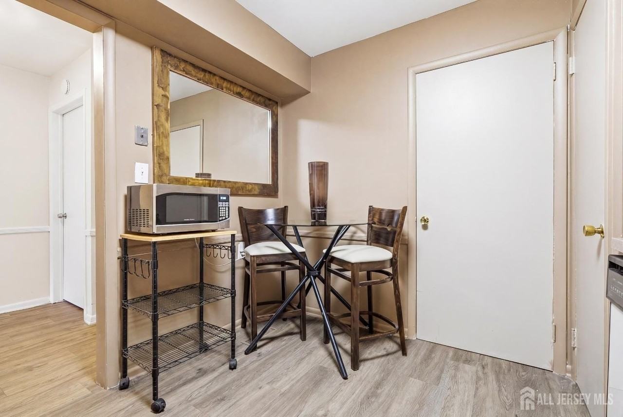 7 Dennison Dr #D - Photo 5 of 23