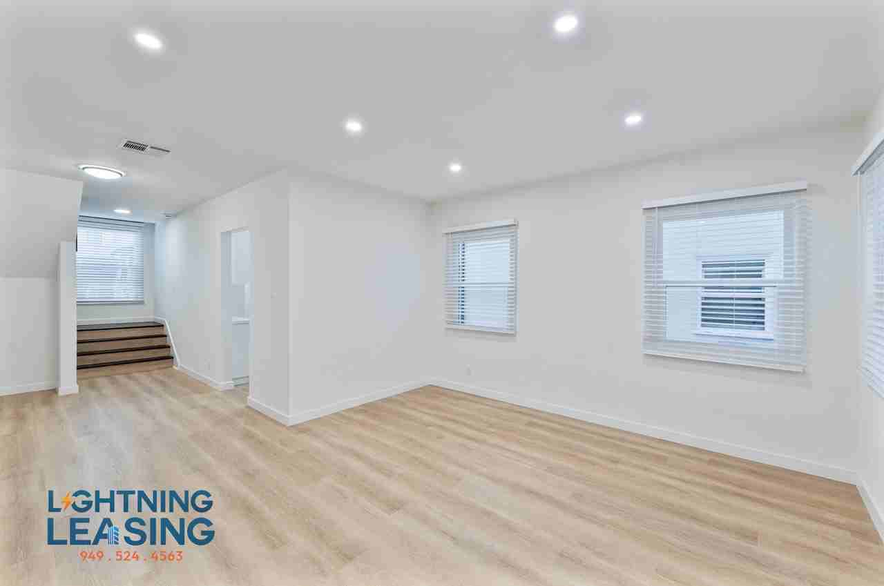 223 W Dryden St #223C - Photo 2 of 30