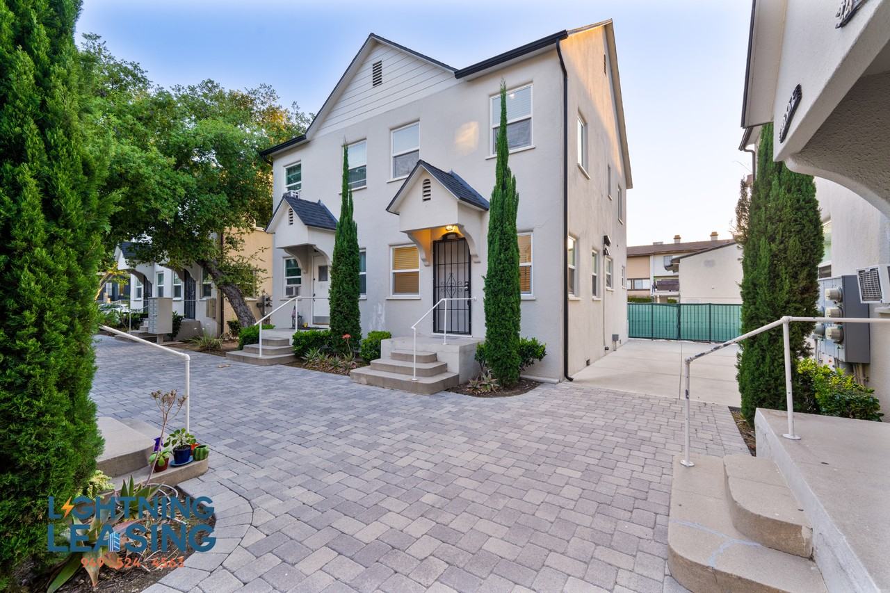 223 W Dryden St #223C - Photo 3 of 30