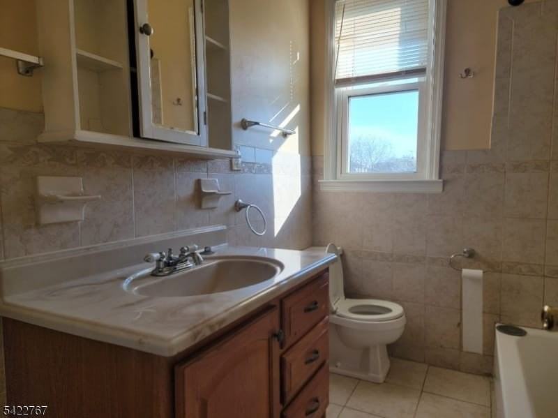 138 Union Ave - Photo 3 of 9