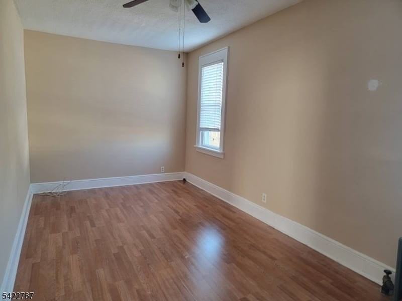 138 Union Ave - Photo 5 of 9