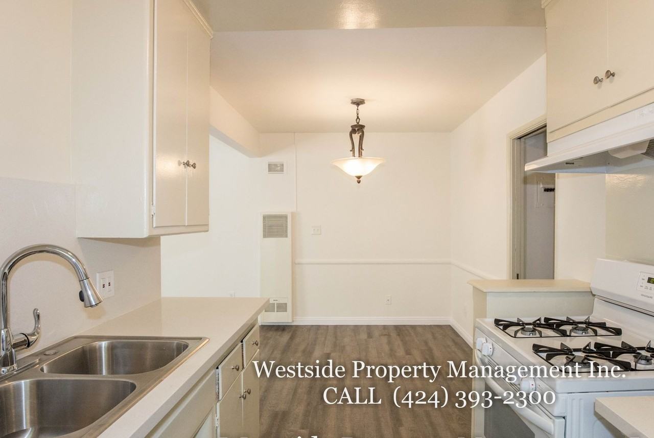 145 N La Peer Dr #4 - Photo 7 of 12