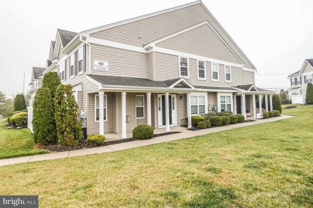 2105 Lexington Mews - Photo 2 of 49