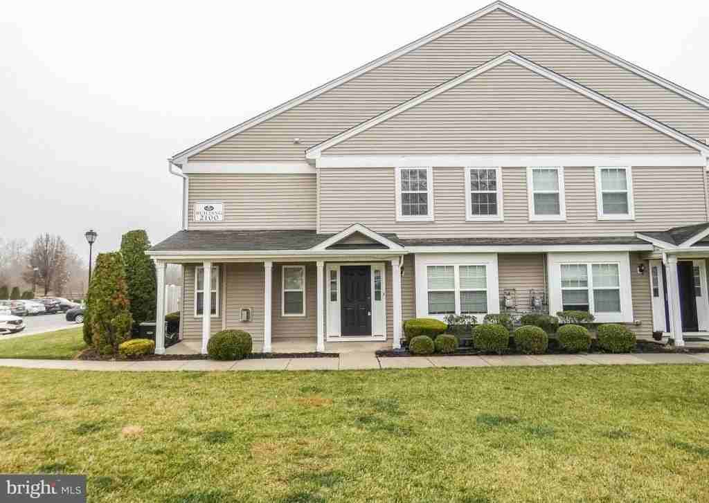 2105 Lexington Mews - Photo 3 of 49