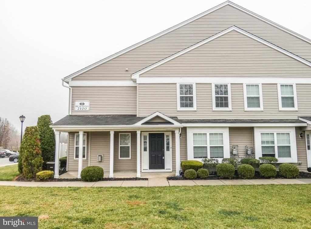 2105 Lexington Mews - Photo 4 of 49