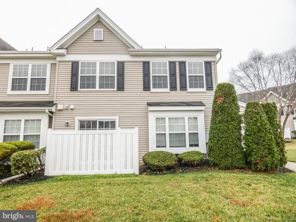 2105 Lexington Mews - Photo 7 of 49