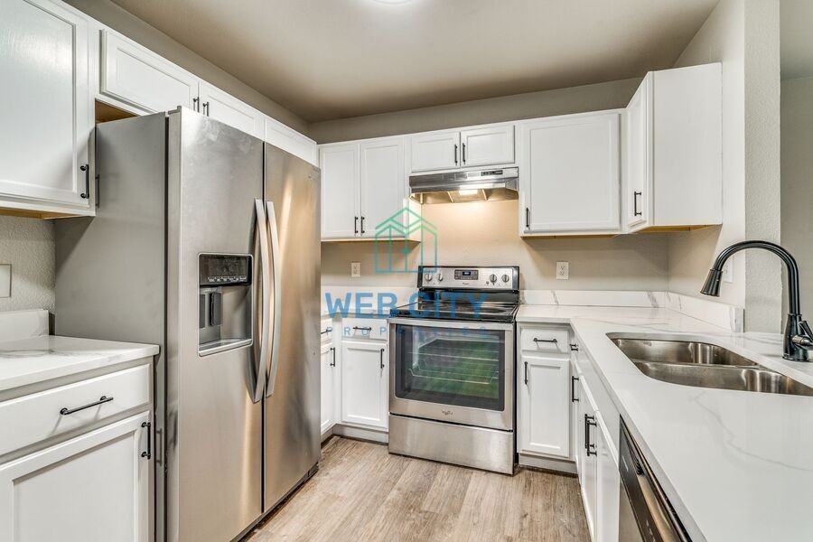 2510 Lyola St - Photo 6 of 17