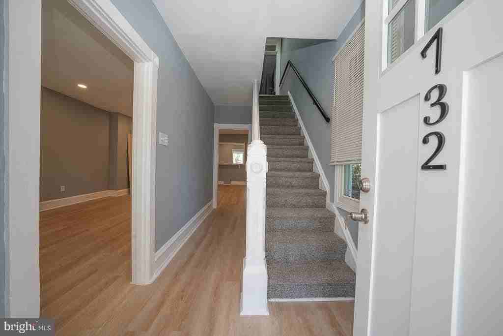 732 Buck Ln - Photo 4 of 38