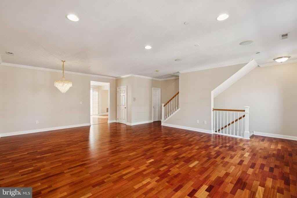 105 Captains Way - Photo 3 of 38