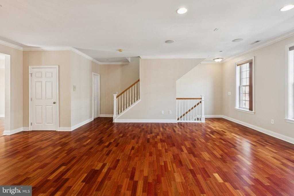 105 Captains Way - Photo 5 of 38