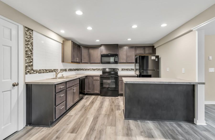 1941 Fairview Dr #5 - Photo 5 of 17