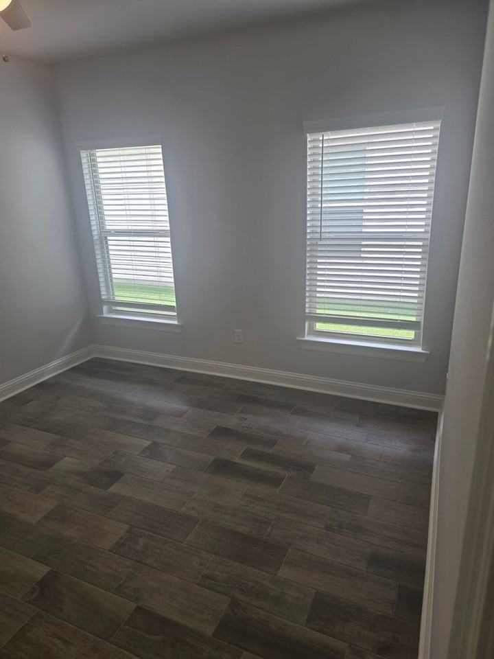 800 Venecia Dr - Photo 7 of 19