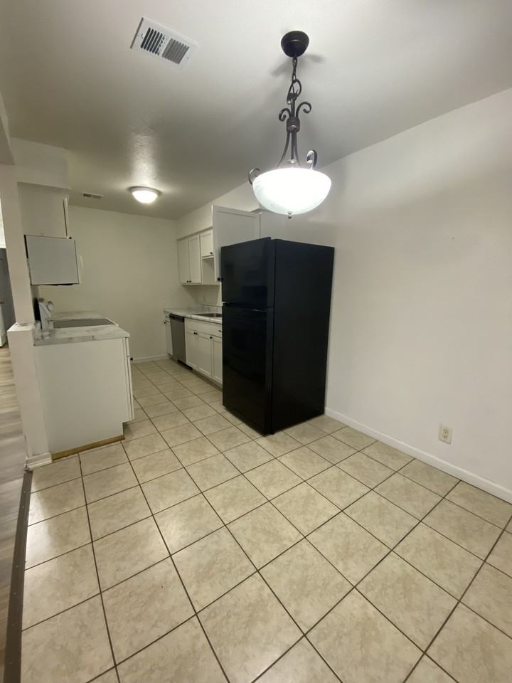 3 27th St #3-205 - Photo 5 of 20
