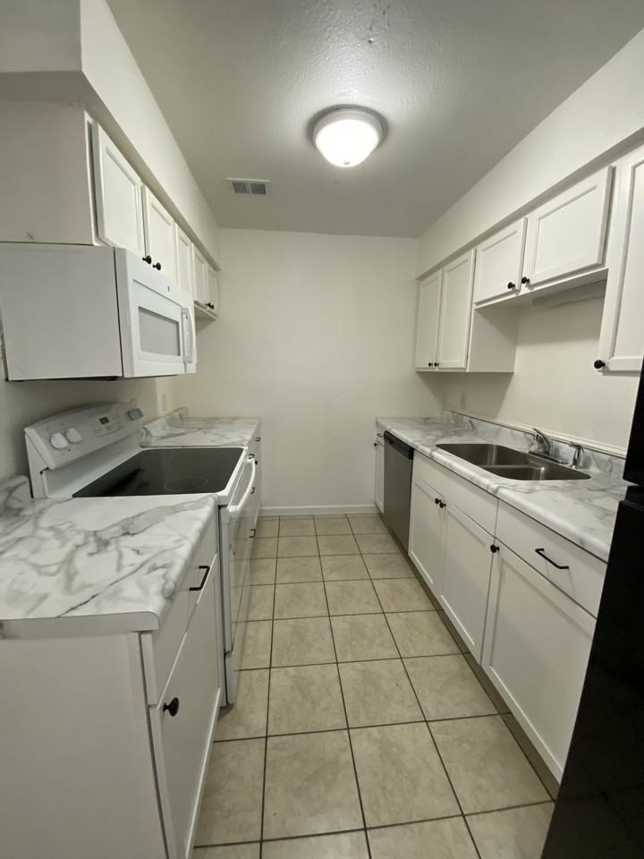 3 27th St #3-205 - Photo 6 of 20