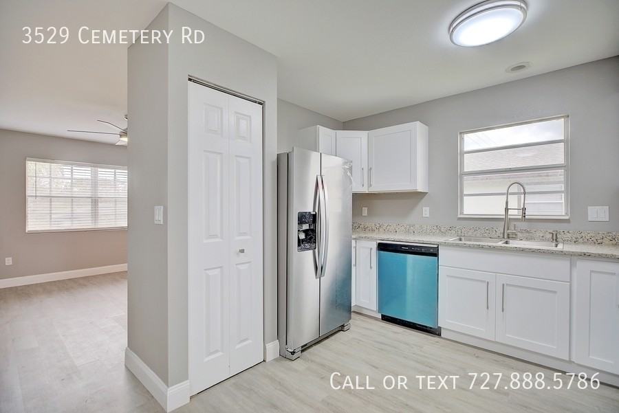 3529 Cemetery Rd - Photo 7 of 24