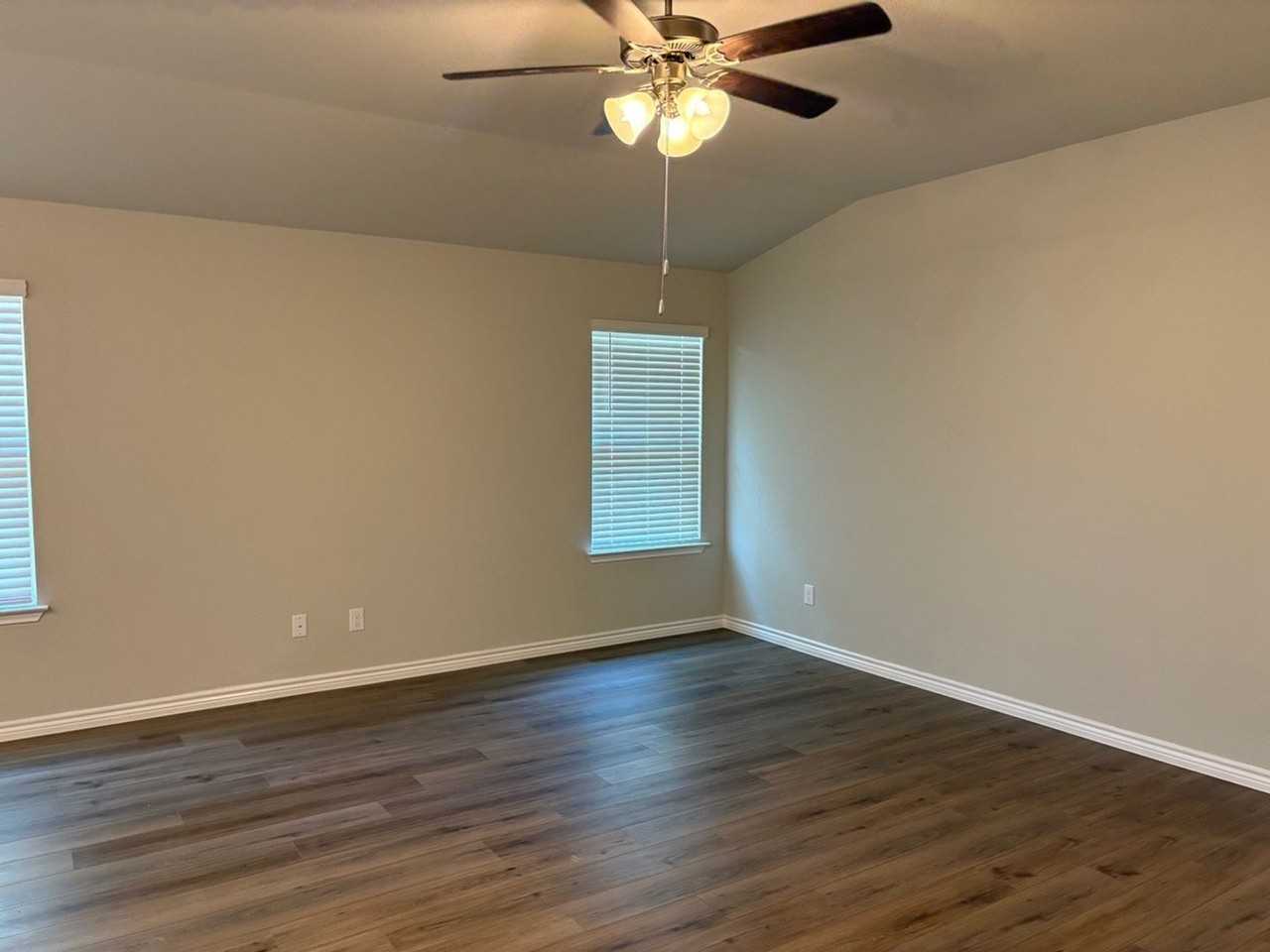 3719 Moffat Ct - Photo 6 of 22