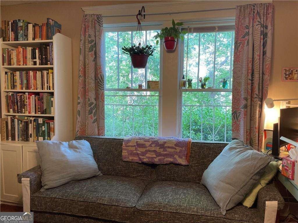 132 Huron St #2 - Photo 6 of 11