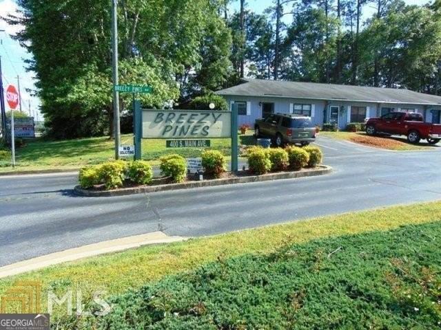 403 Breezy Pines Dr - Photo 3 of 19