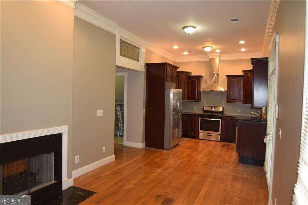 242 Dodd Ave Sw - Photo 6 of 18