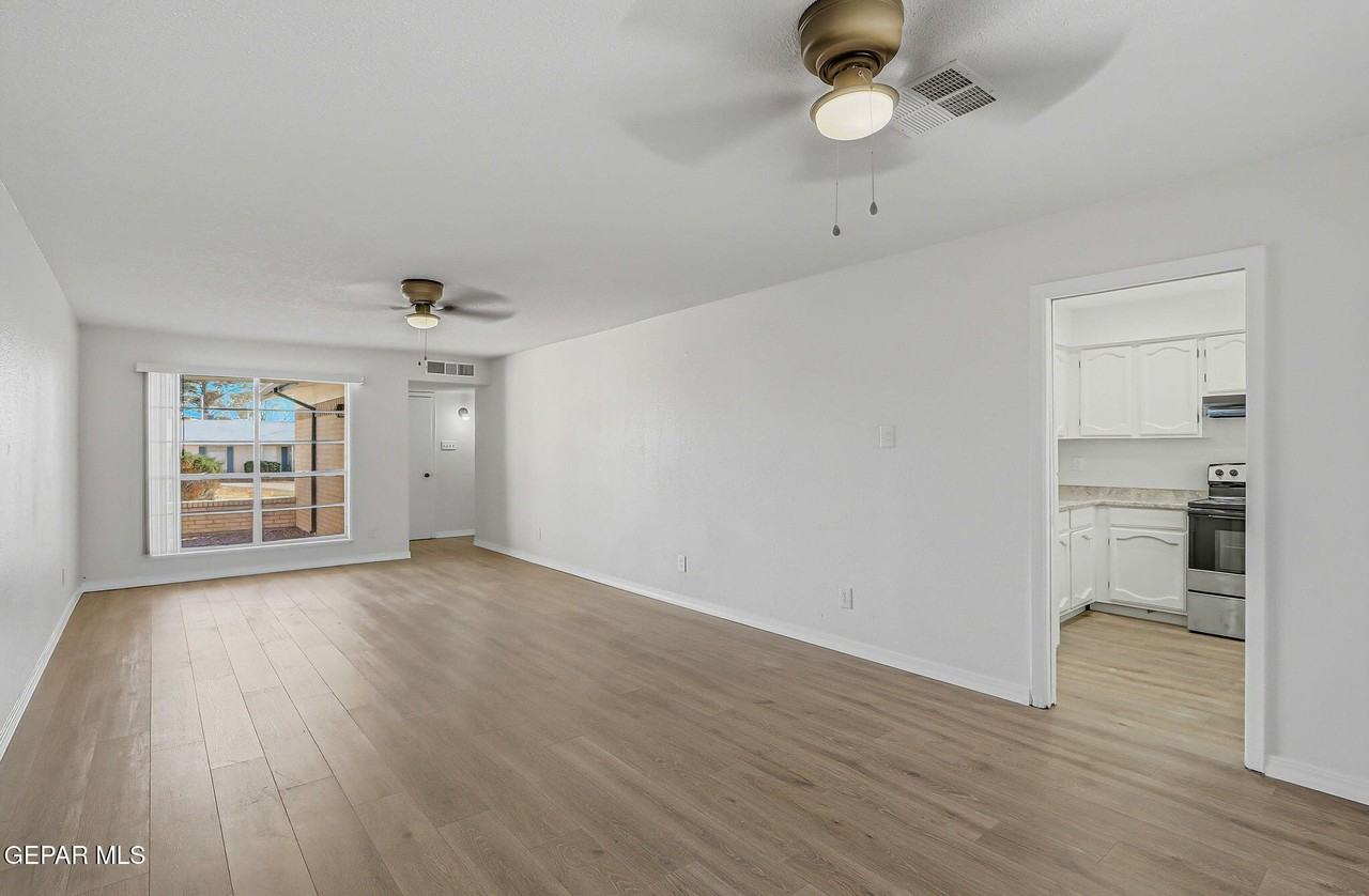 7129 Orizaba Ave - Photo 6 of 29