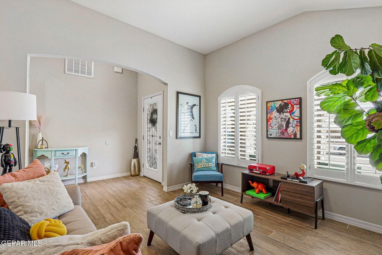 261 Penbridge Pl - Photo 6 of 37