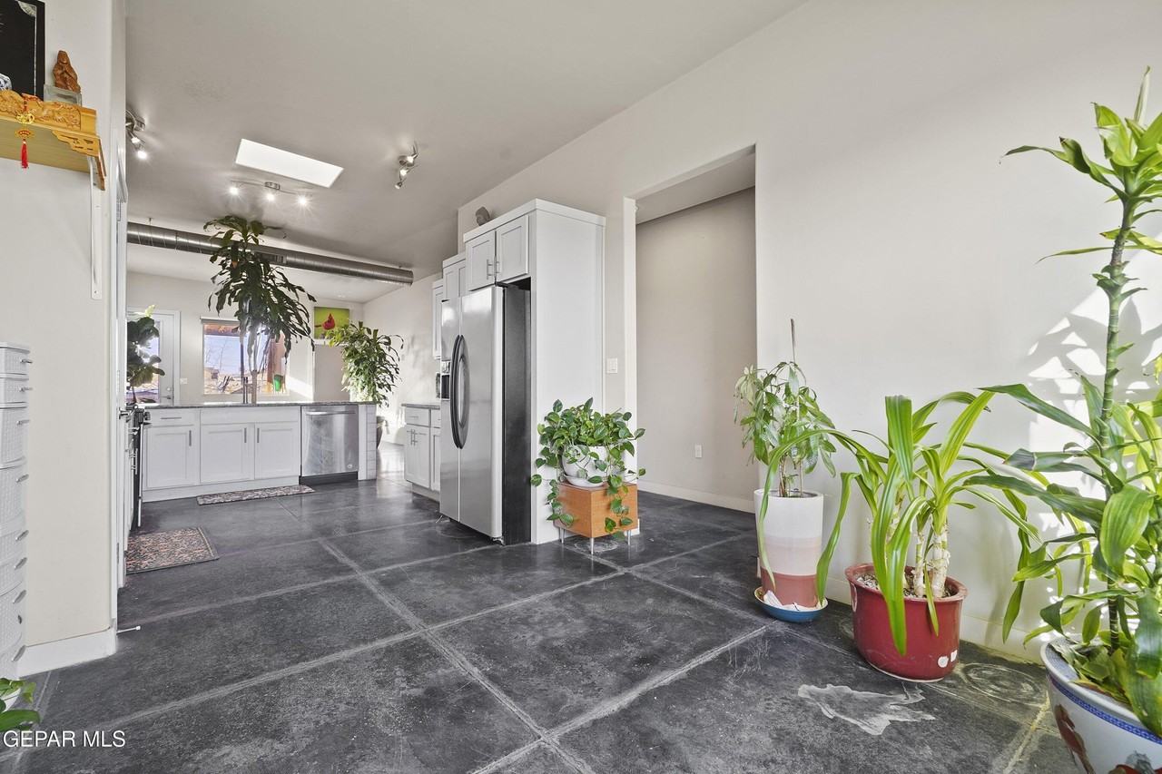 14267 Richard Wiles Ave - Photo 7 of 27