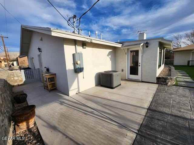 201 Vista Rio Cir - Photo 4 of 50