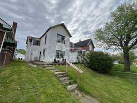 1712 1712 Main StreetUpper - Photo 1 of 1