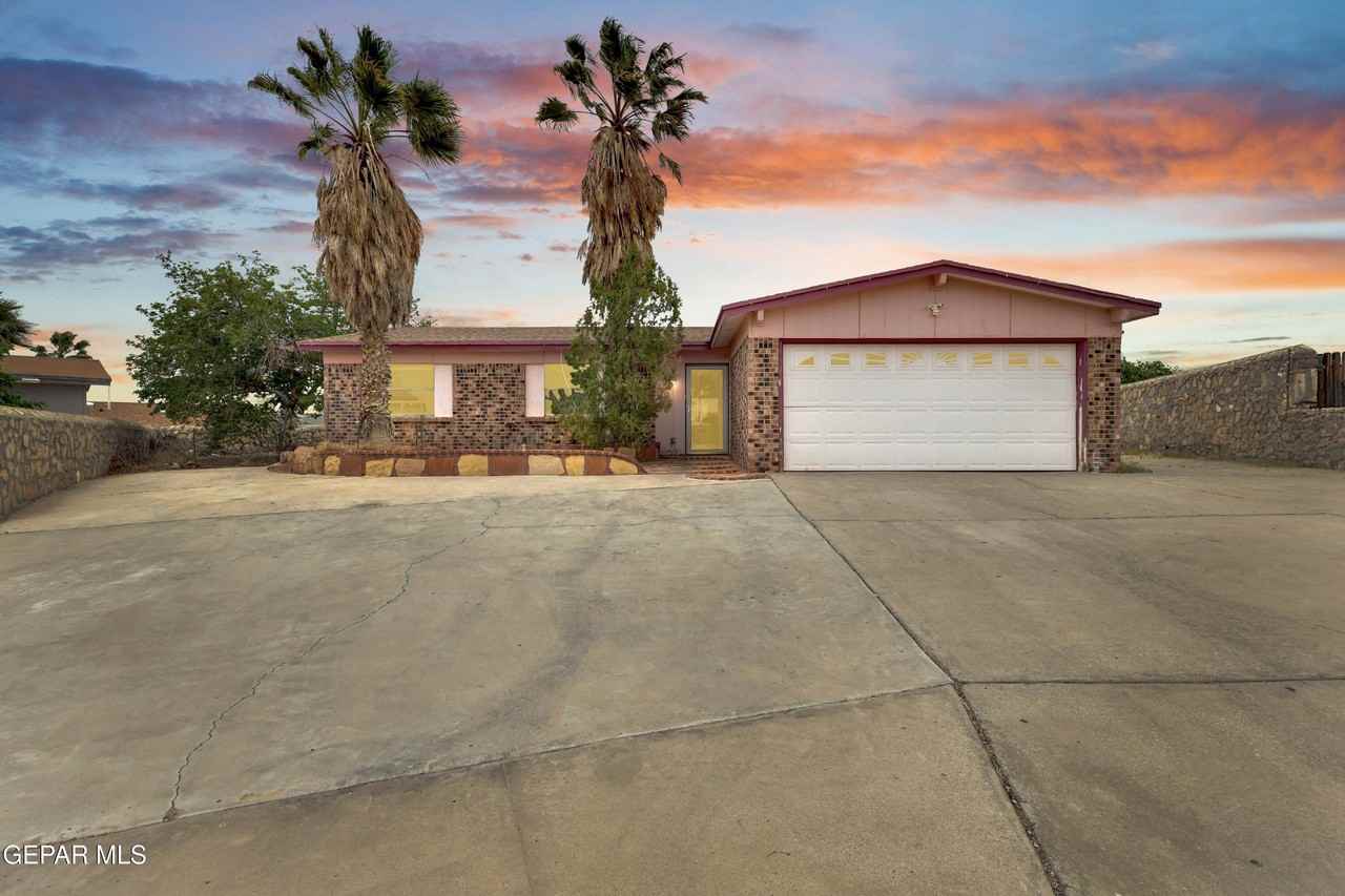 1529 Babe Hiskey Ln - Photo 2 of 36