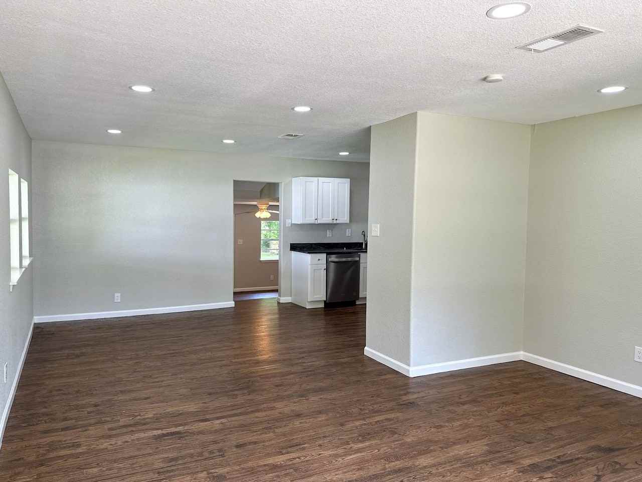 5749 Blaylock Cir N - Photo 4 of 26