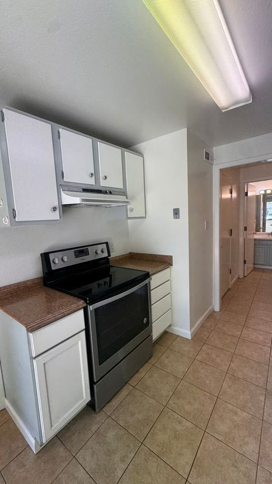 1772 Manchester Way - Photo 5 of 9