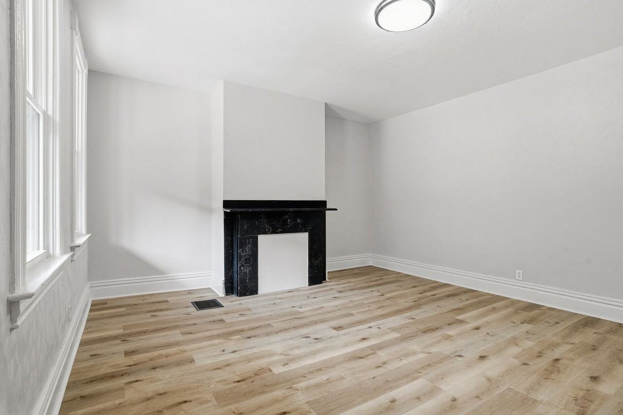 1030 Grand Ave - Photo 2 of 19