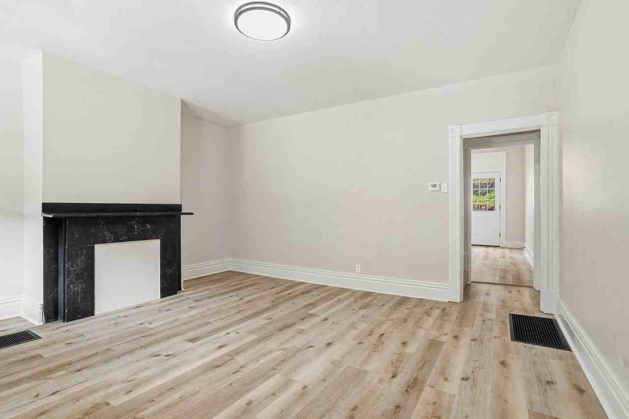 1030 Grand Ave - Photo 3 of 19