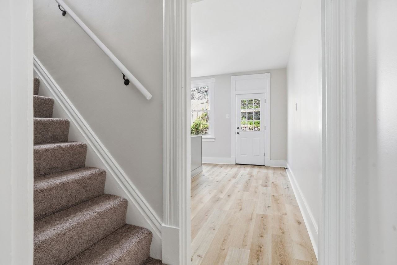 1030 Grand Ave - Photo 6 of 19