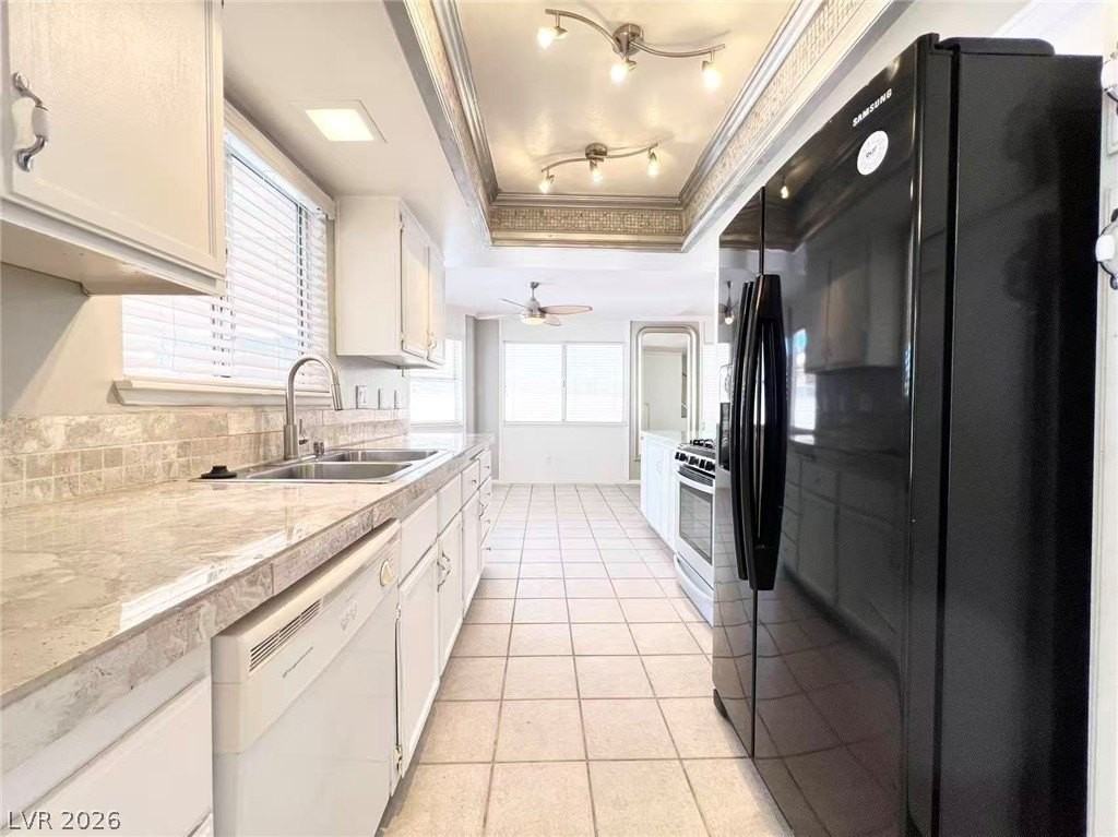 3240 Coral Harbor Dr - Photo 4 of 29