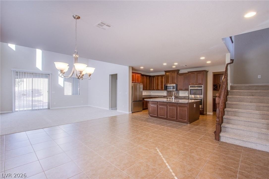 729 Catalina Aisle St - Photo 7 of 48