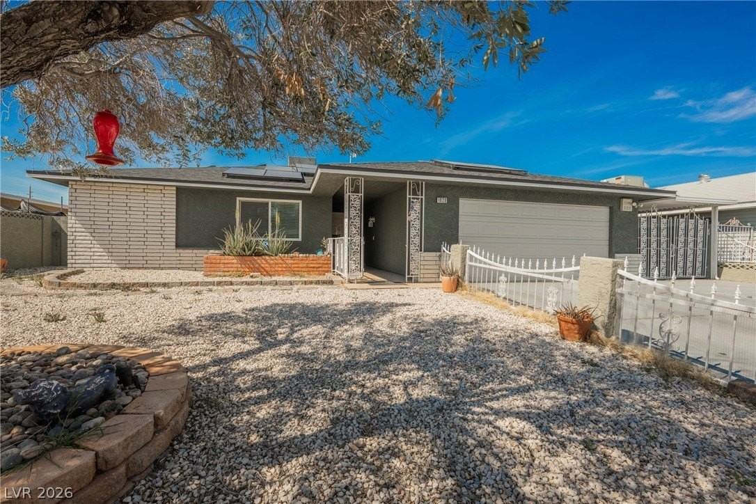 1020 Alan Shepard St - Photo 4 of 36