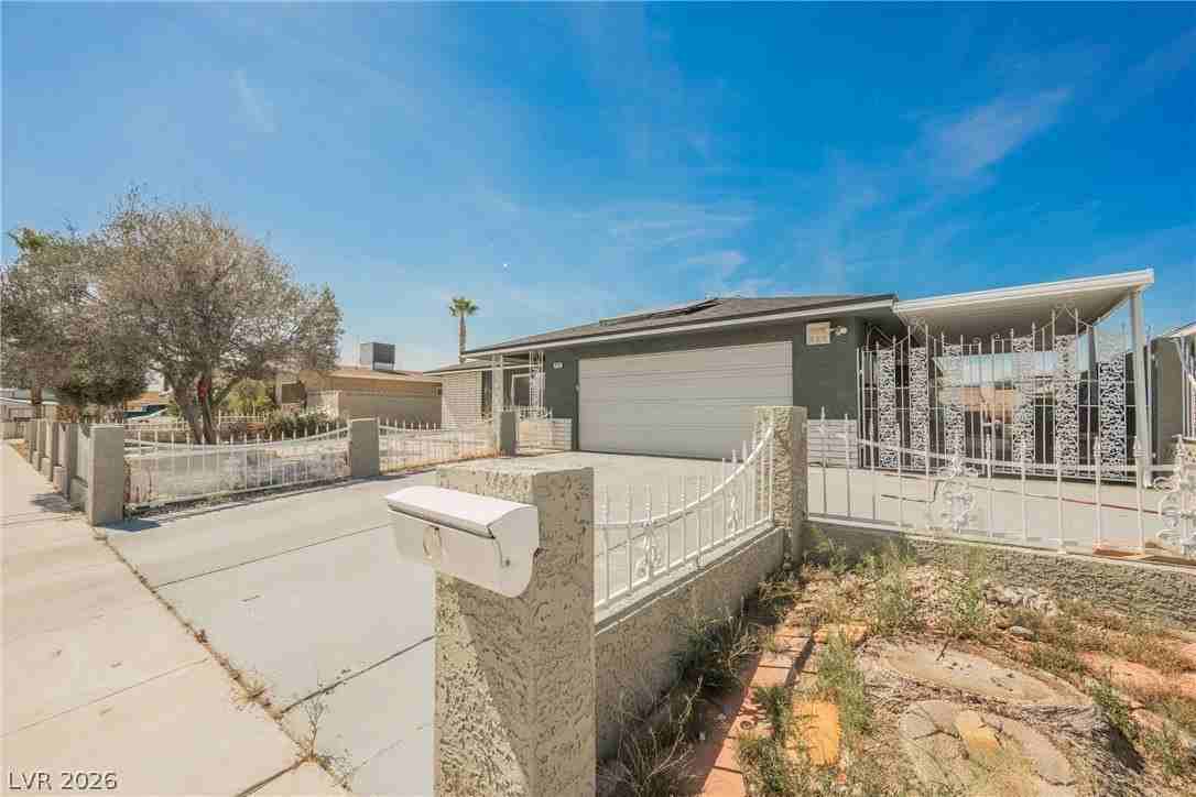 1020 Alan Shepard St - Photo 7 of 36