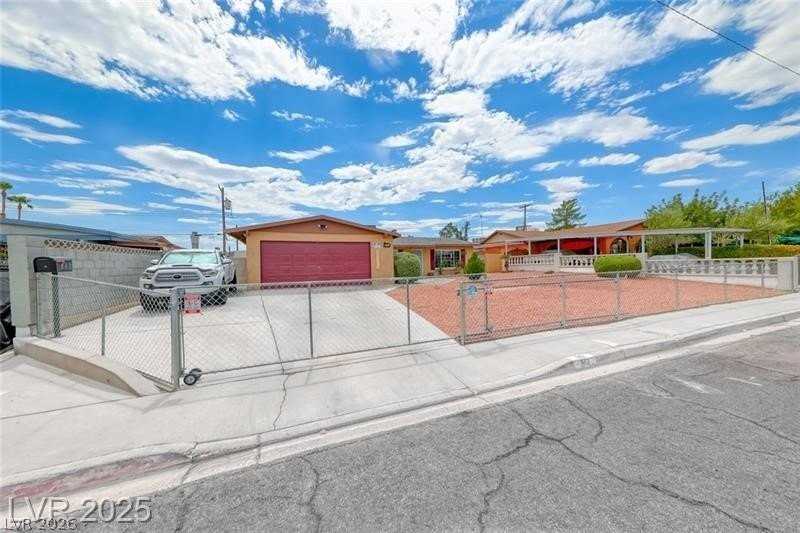 861 E Hacienda Ave - Photo 2 of 17