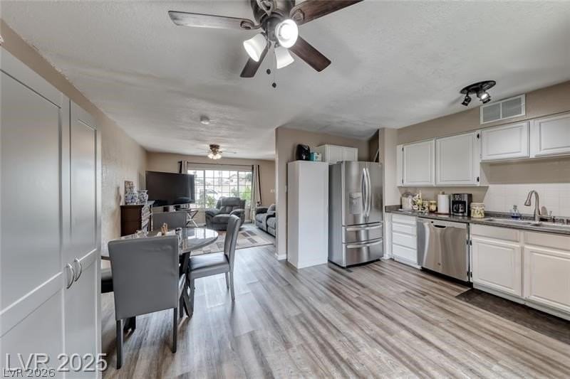 861 E Hacienda Ave - Photo 5 of 17